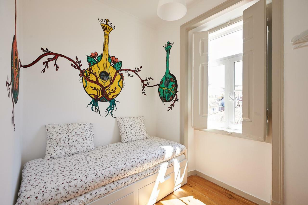 Love Inn Bairro Alto 4 Лісабон Екстер'єр фото